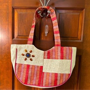 Cute unbranded Bohemian Straw purse w/ Zip closure. Summer vibes!!